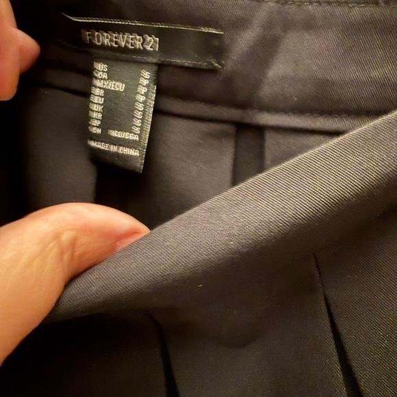 Forever 21 Black Mini Skirt with Silver Chain - Picture 3 of 4